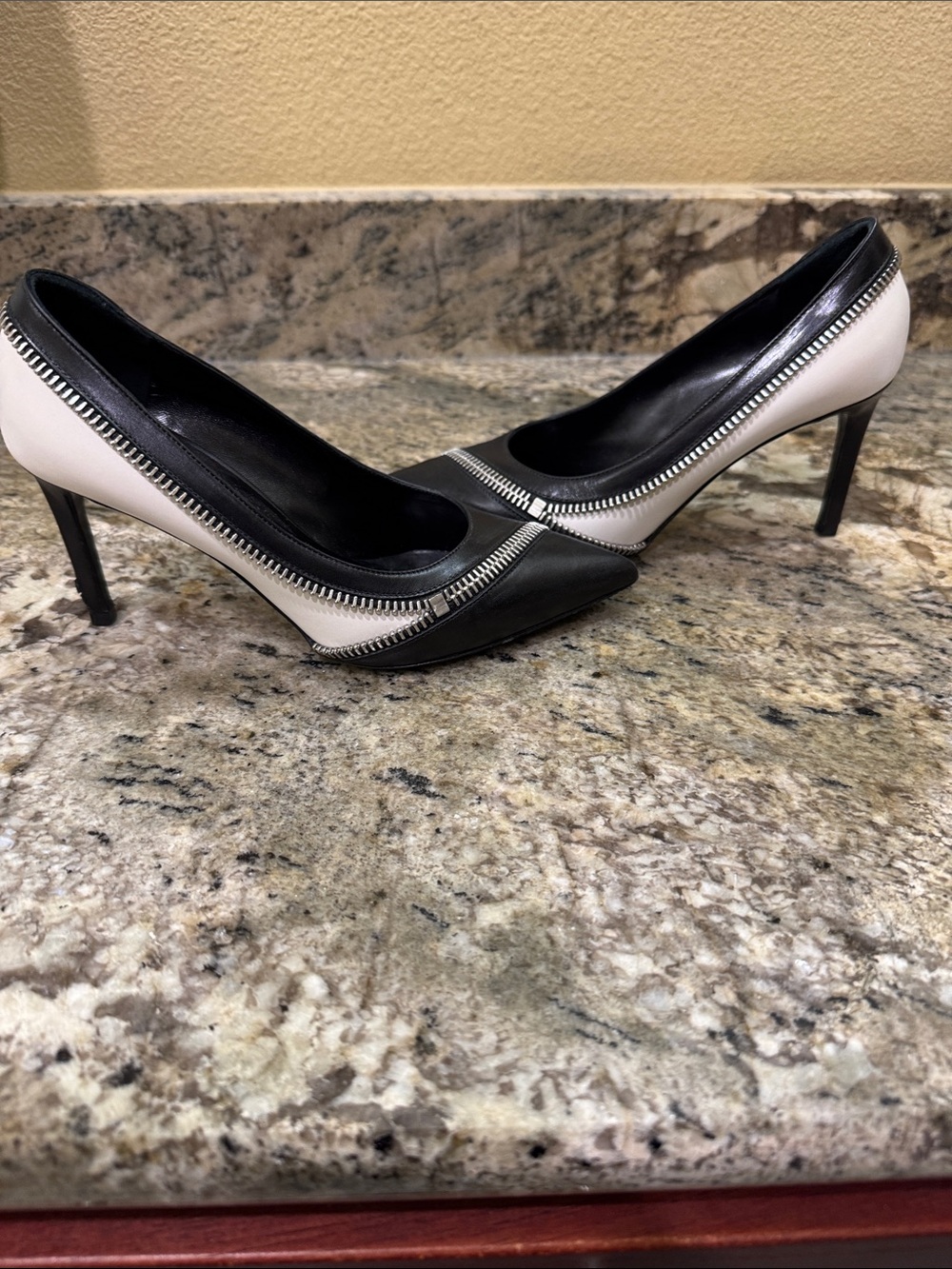 Saint Laurent black and white zipper heals - Picture 2 of 5